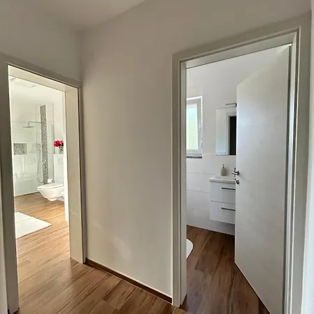 Rada Apartment *